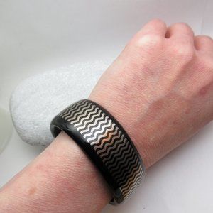 Artisan Black and golden Wave Bracelet